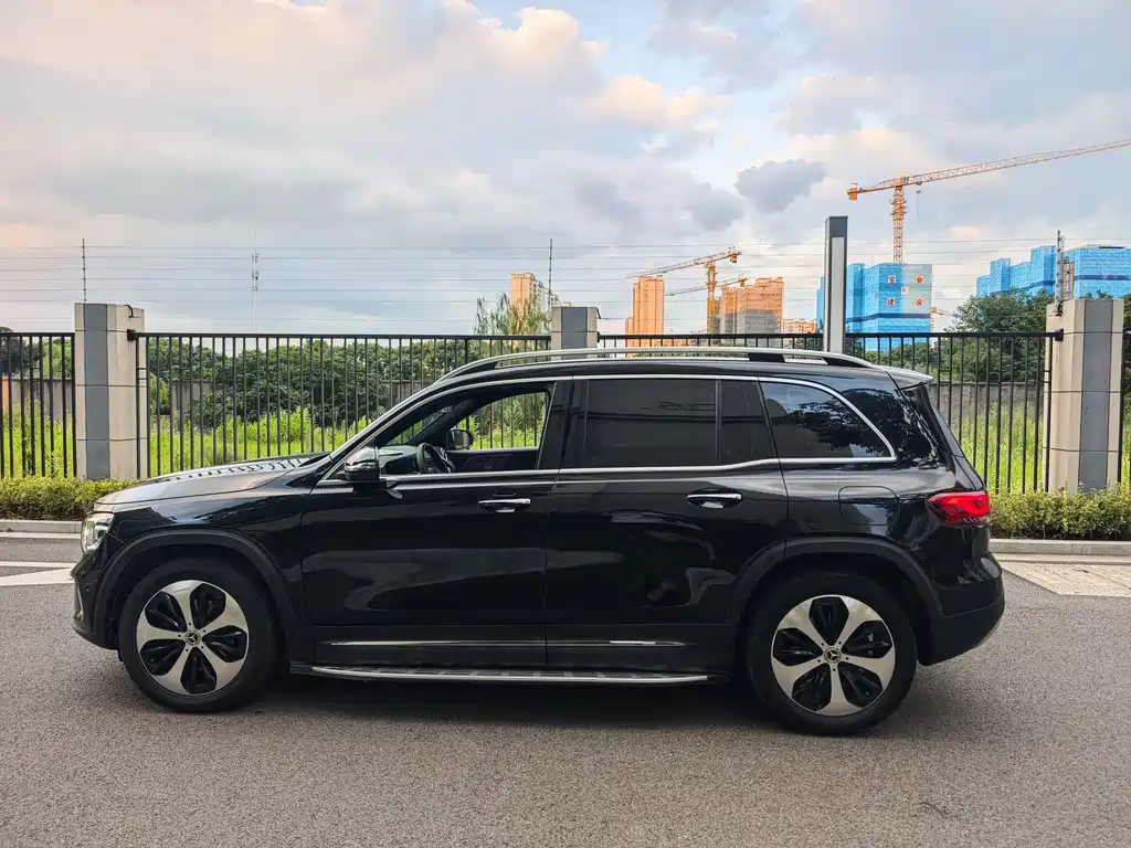 Mercedes-Benz GLB — миниатюра 13