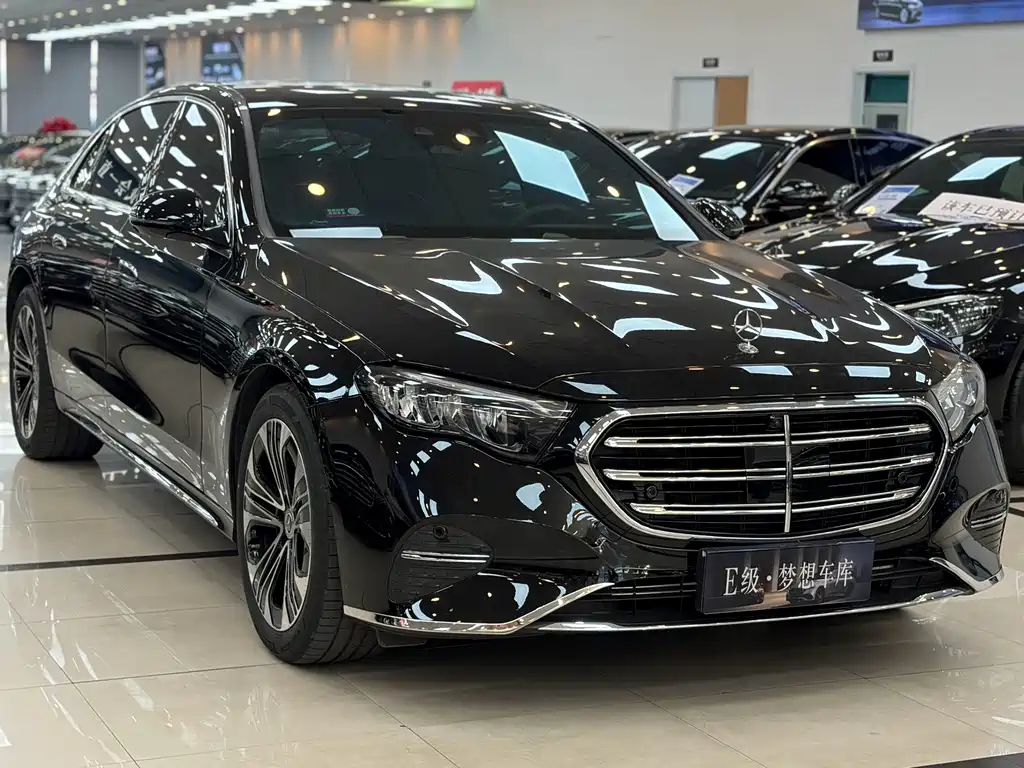 Mercedes-Benz E-Class — миниатюра 2