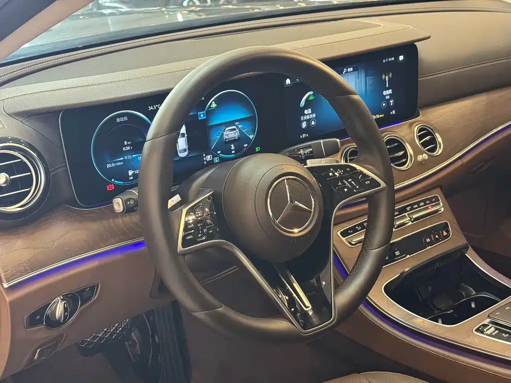 Mercedes-Benz E-Class — миниатюра 5