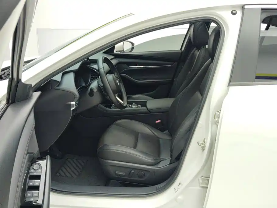 Mazda 3 Axela — миниатюра 9