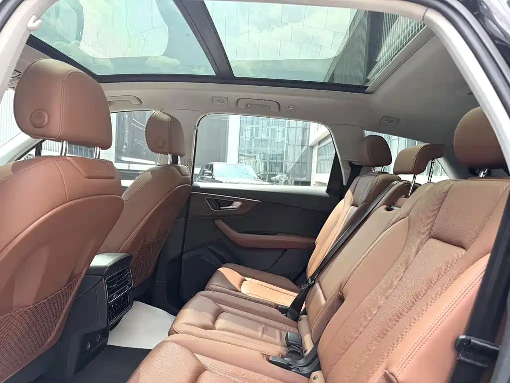 Audi Q7 — миниатюра 8