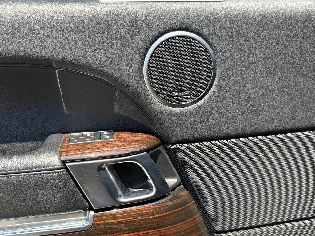 Land Rover Range Rover — миниатюра 12