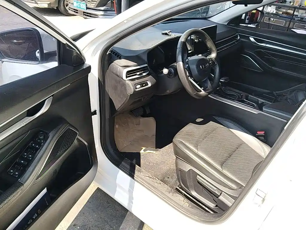 Geely Emgrand — миниатюра 16