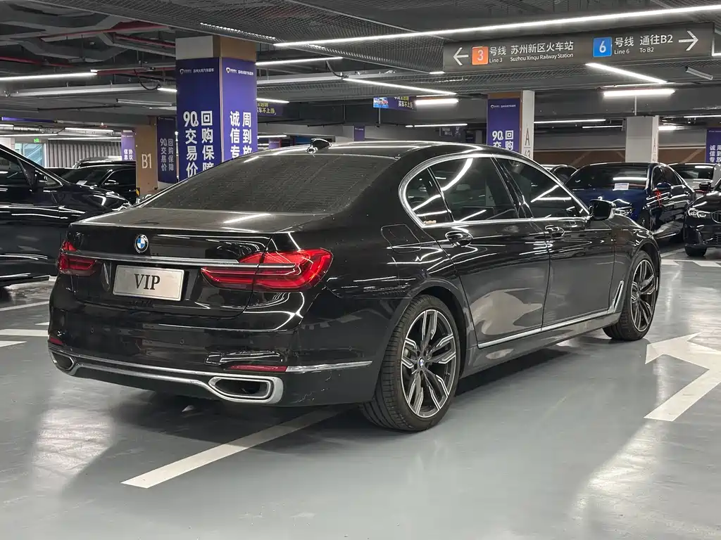 BMW 7 Series — миниатюра 5