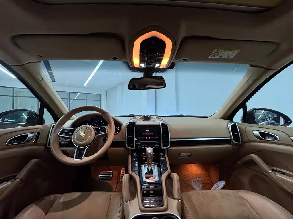 Porsche Cayenne — миниатюра 4