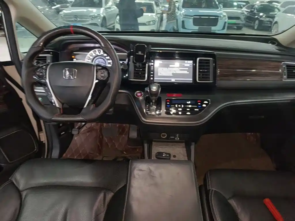Honda Elysion — миниатюра 10