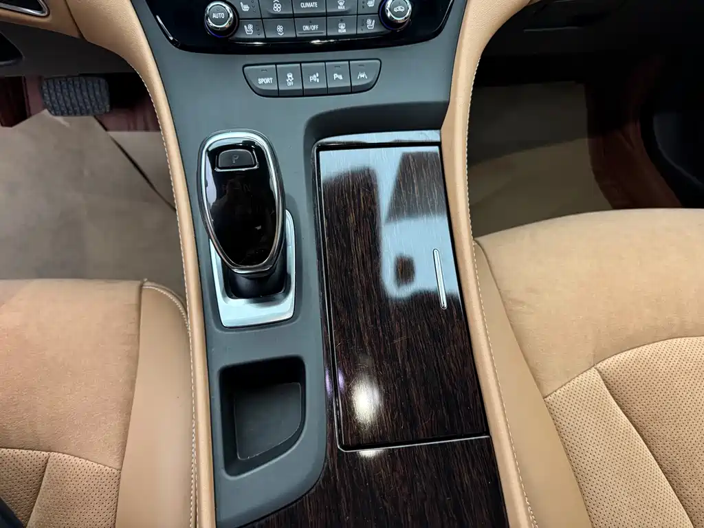 Buick LaCrosse — миниатюра 9