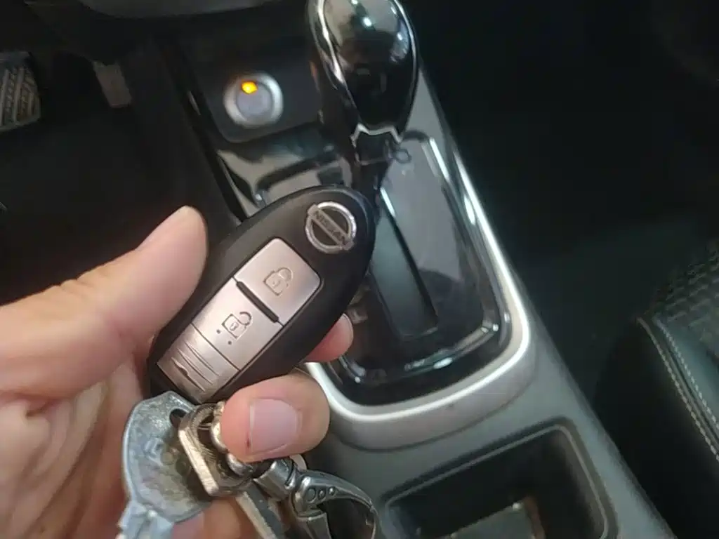 Nissan Tiida — миниатюра 9