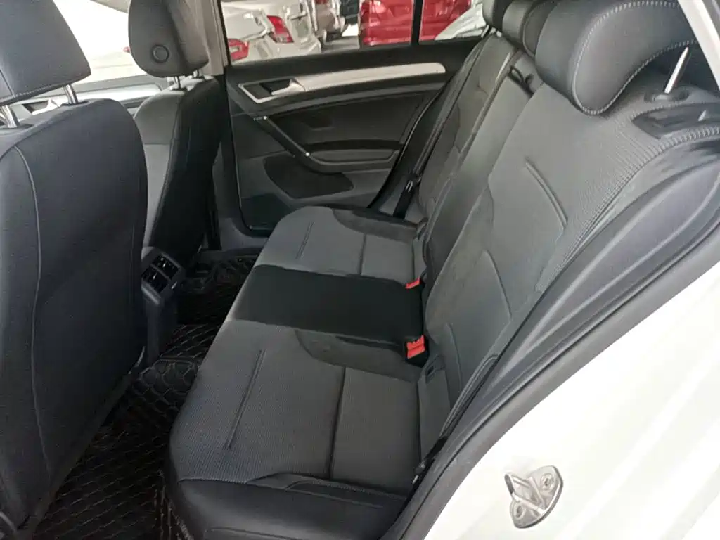 Volkswagen Golf — миниатюра 17