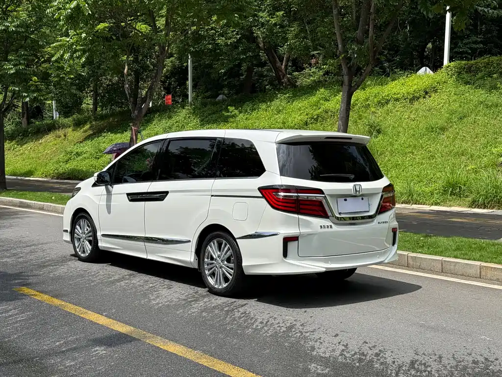 Honda Elysion 2016 2.4L Luxury