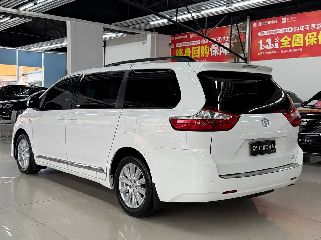 Toyota Sienna — миниатюра 6