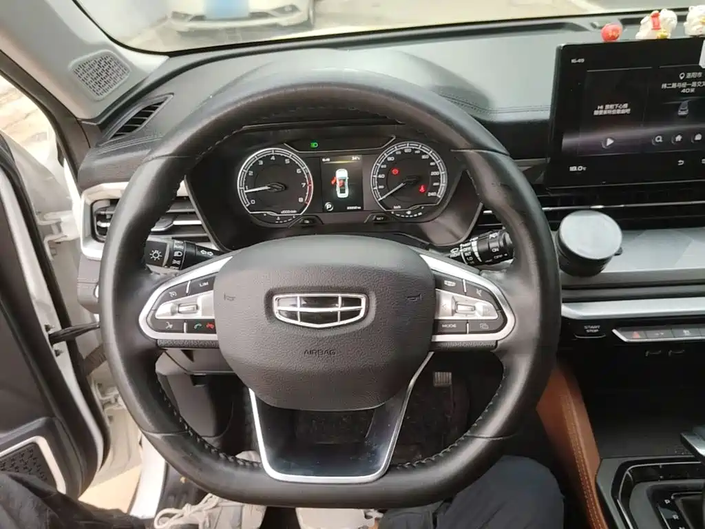 Geely Vision X6 — миниатюра 11