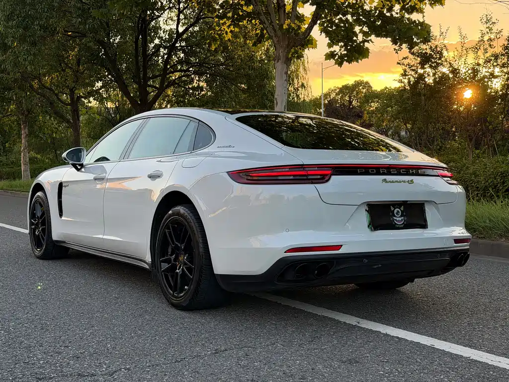 Porsche Panamera Hybrid — миниатюра 6