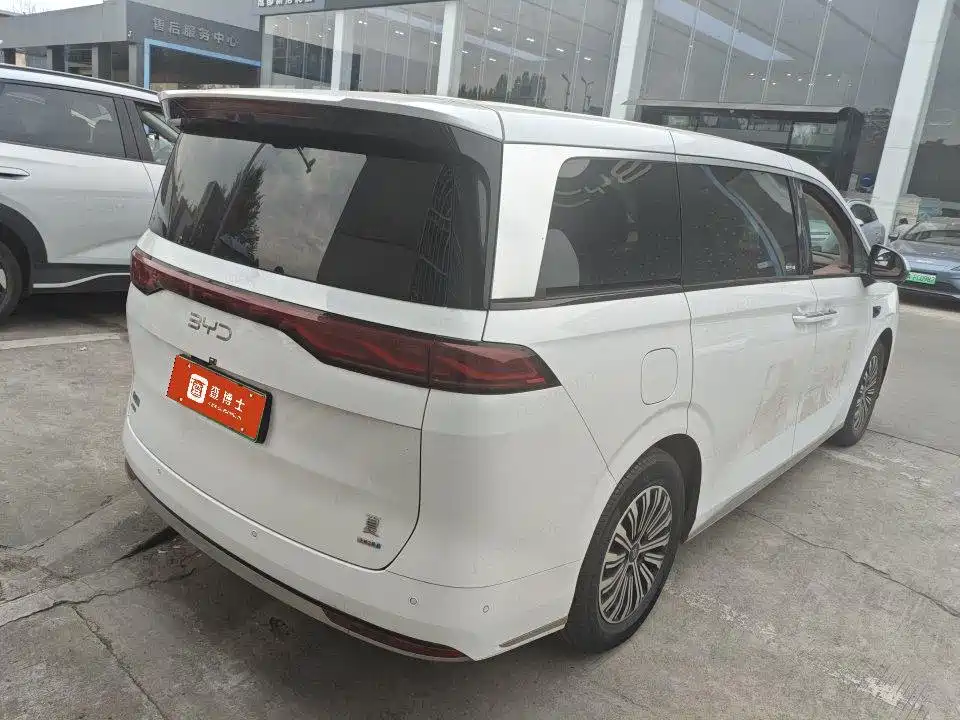 BYD Xia 2025 DM-i 1.5T 180km