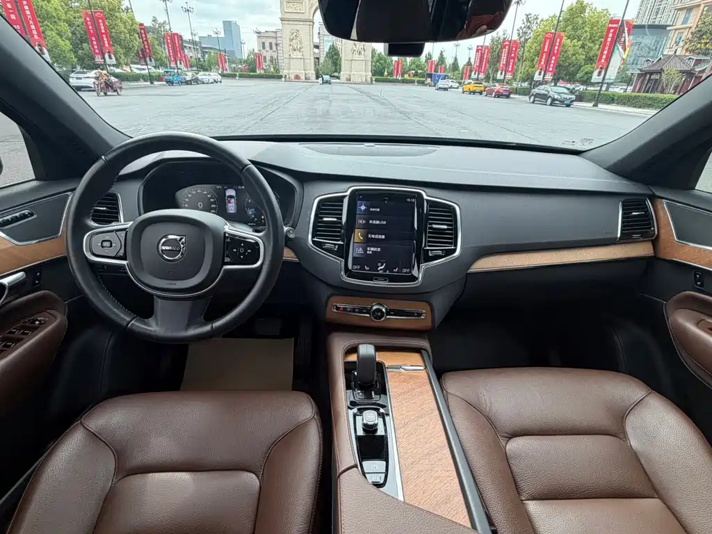Volvo XC90 — миниатюра 11