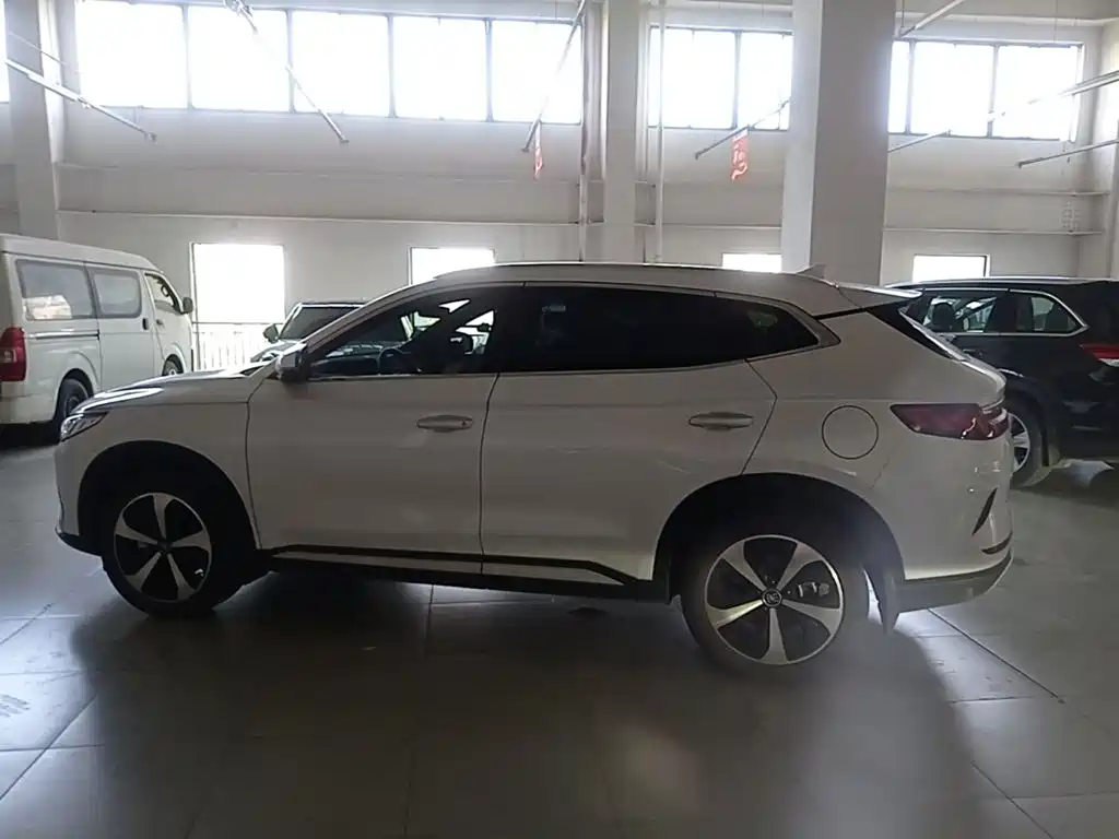 BYD PLUS New Energy — миниатюра 5