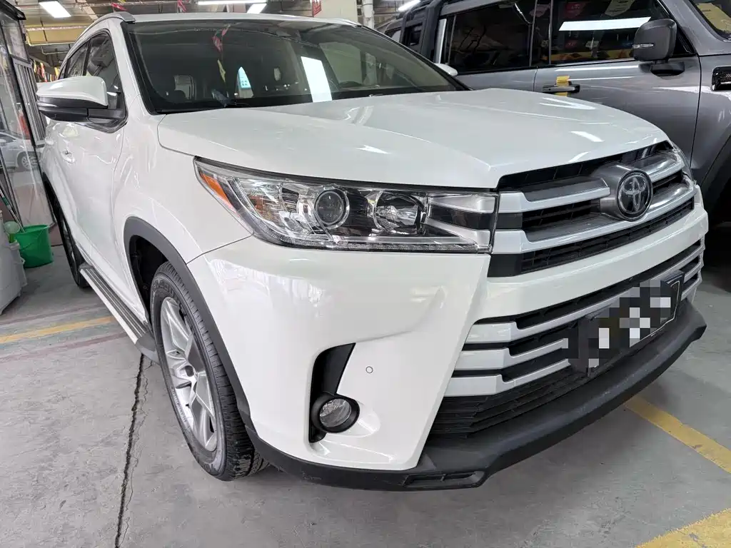 TOYOTA HIGHLANDER