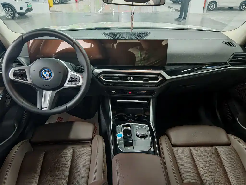 BMW i3 — миниатюра 10
