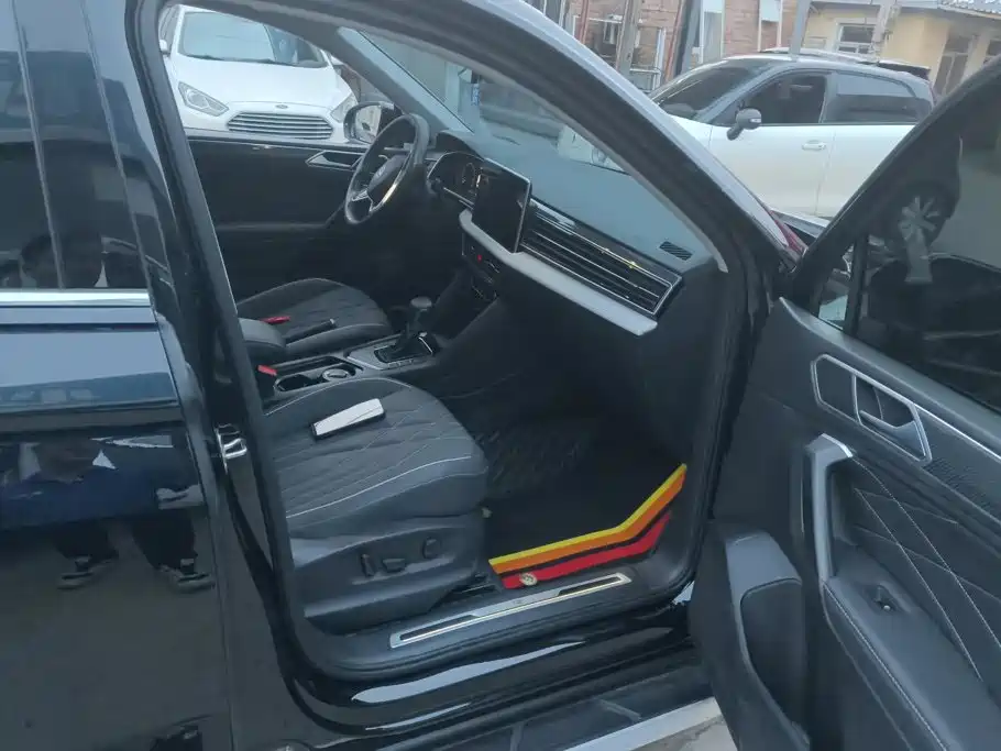 Volkswagen Tiguan L — миниатюра 8