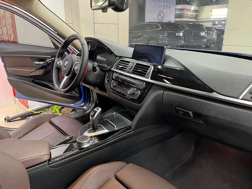 BMW 3 Series — миниатюра 4