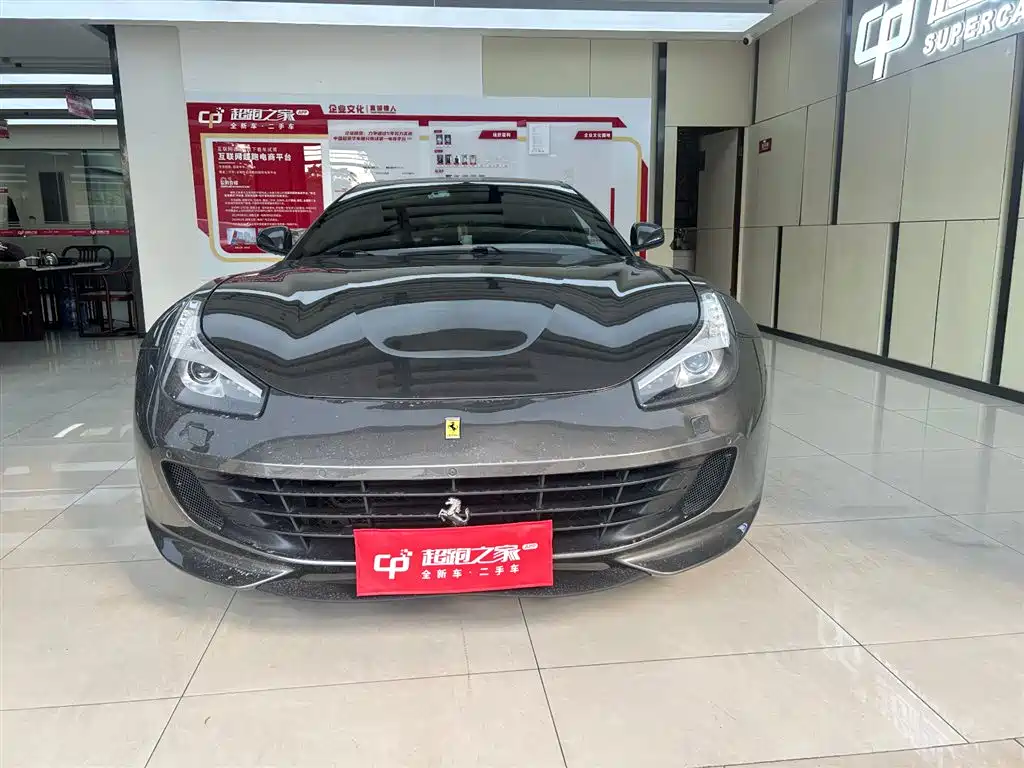 Ferrari GTC4Lusso 2018