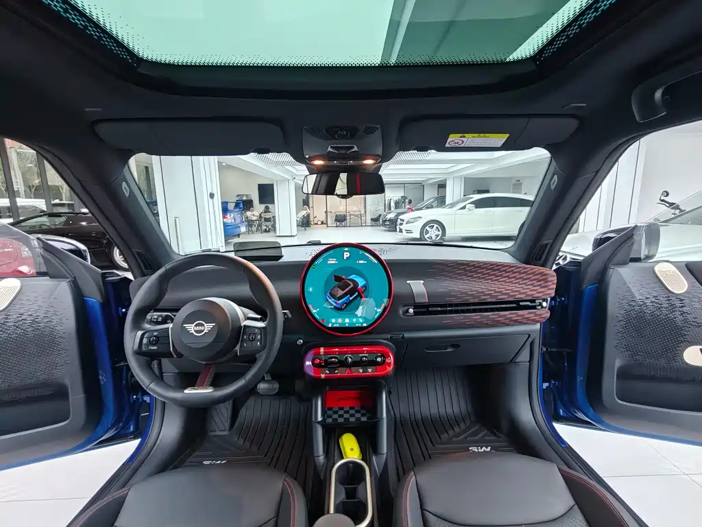 MINI MINI COOPER EV — миниатюра 10