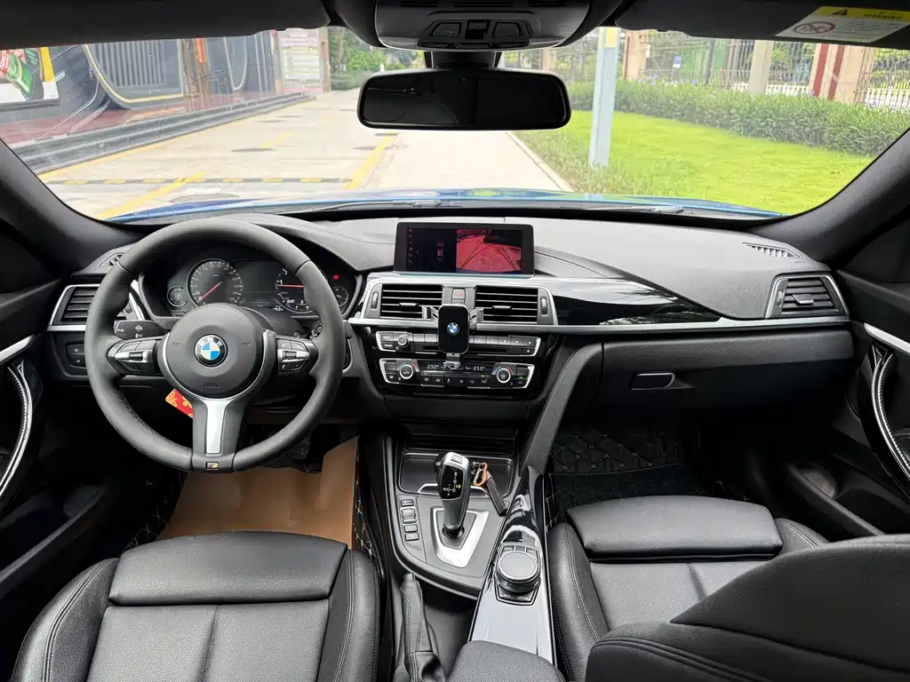 BMW 3 Series GT 320i M Sport Package, фото 21