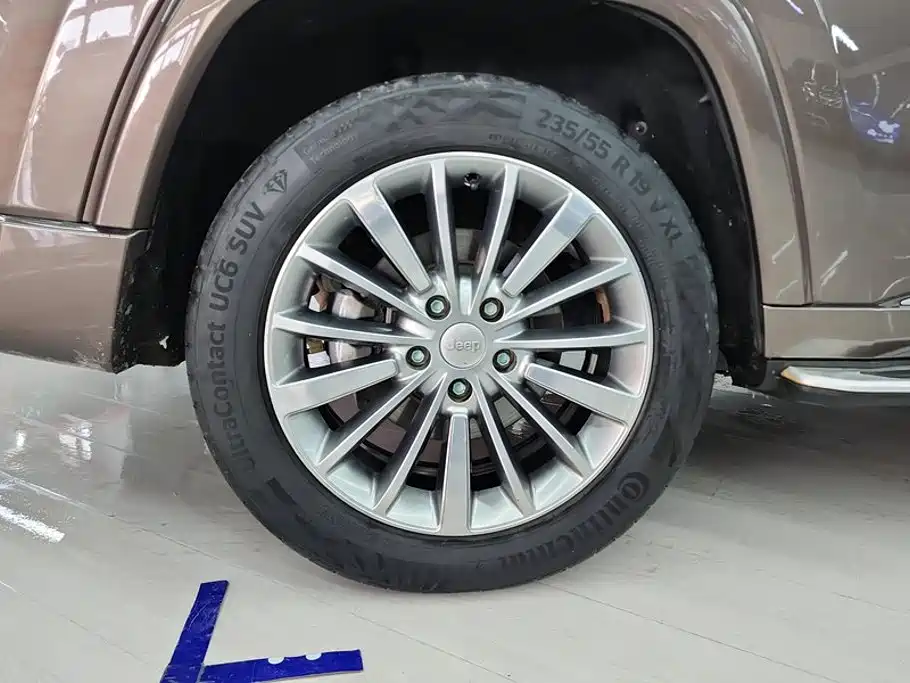 Jeep Grand Commander — миниатюра 6