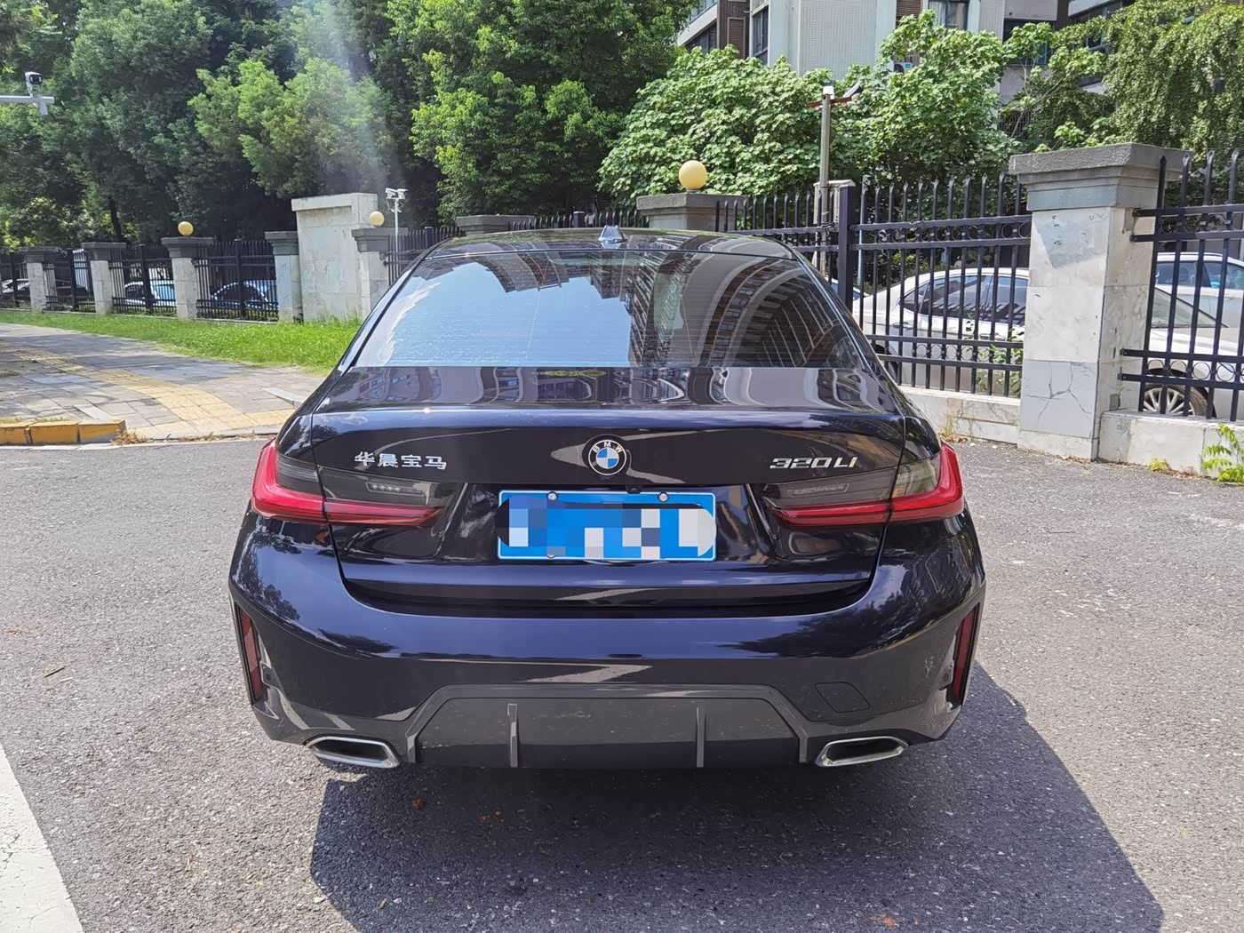 BMW 3 Series 2.0 л 2023 г. Чёрный, пробег 43000 км