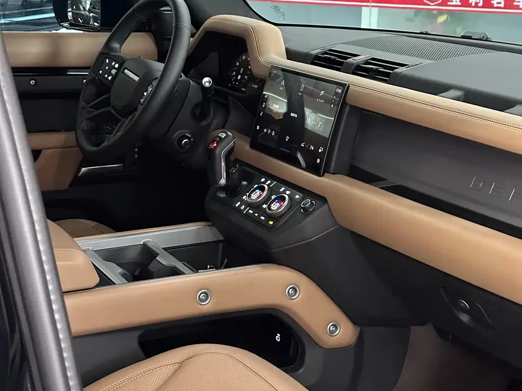 Land Rover Defender — миниатюра 11