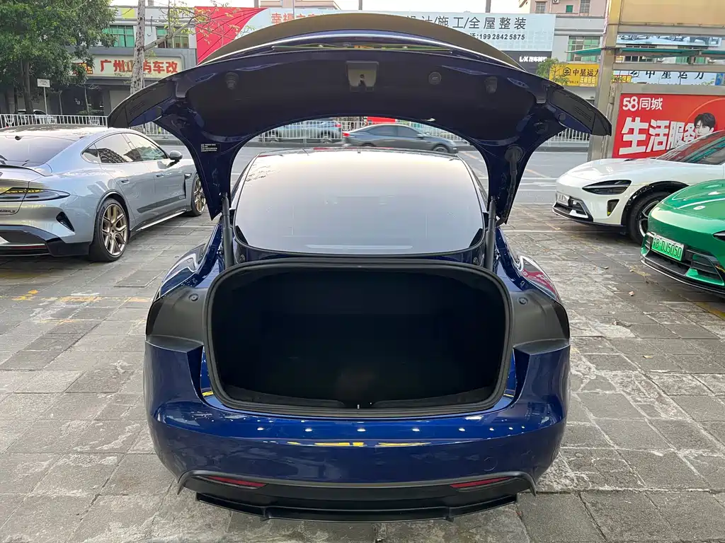 Tesla Model 3 — миниатюра 25