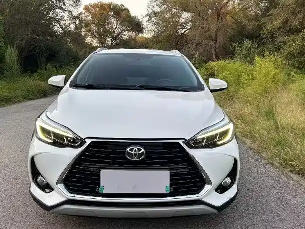 Toyota Yaris L — миниатюра 2