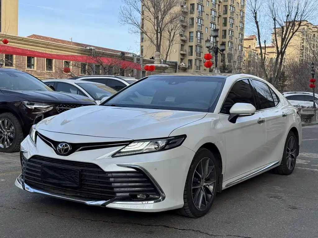 TOYOTA CAMRY