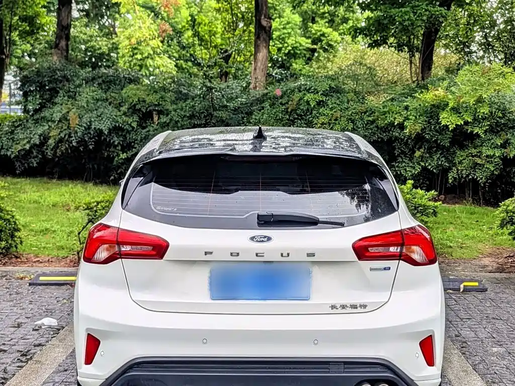 Ford Focus — миниатюра 11