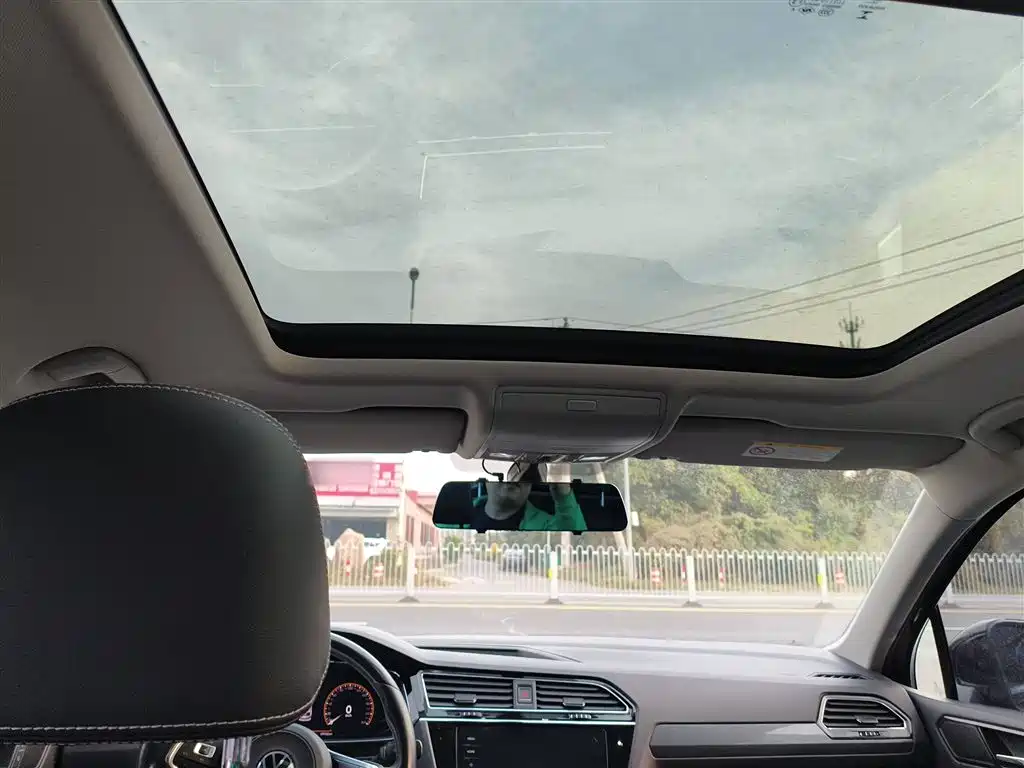 Volkswagen Tiguan L L 2021 330TSI AT R-Line
