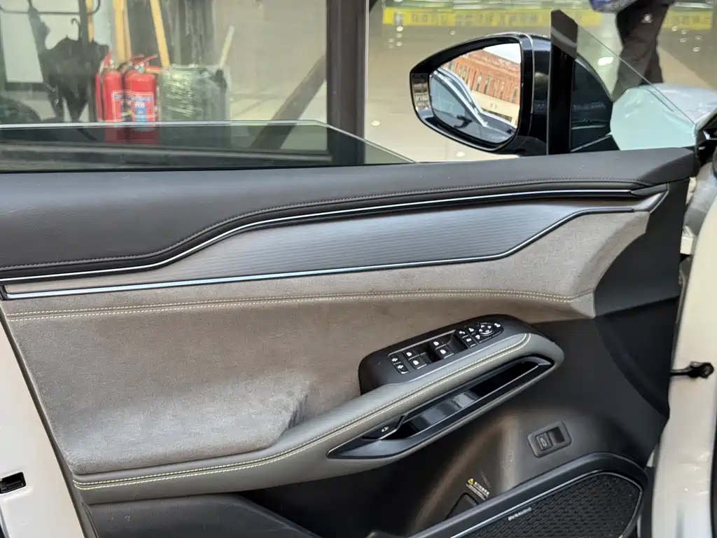 BYD L EV — миниатюра 15