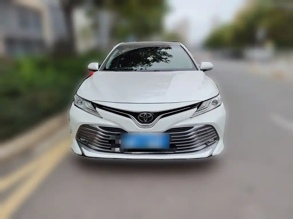 Toyota Camry — миниатюра 23