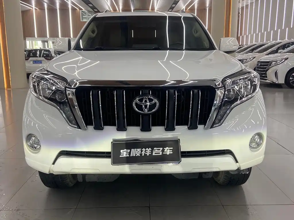 Toyota Land Cruiser Prado 2016 2.7L AT Standard