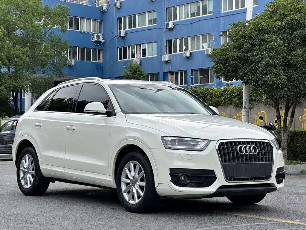 Audi Q3 2013 40 TFSI quattro Luxury