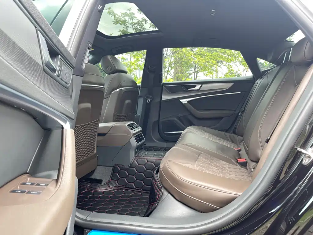 Audi A7L 2022 45 TFSI quattro S-line