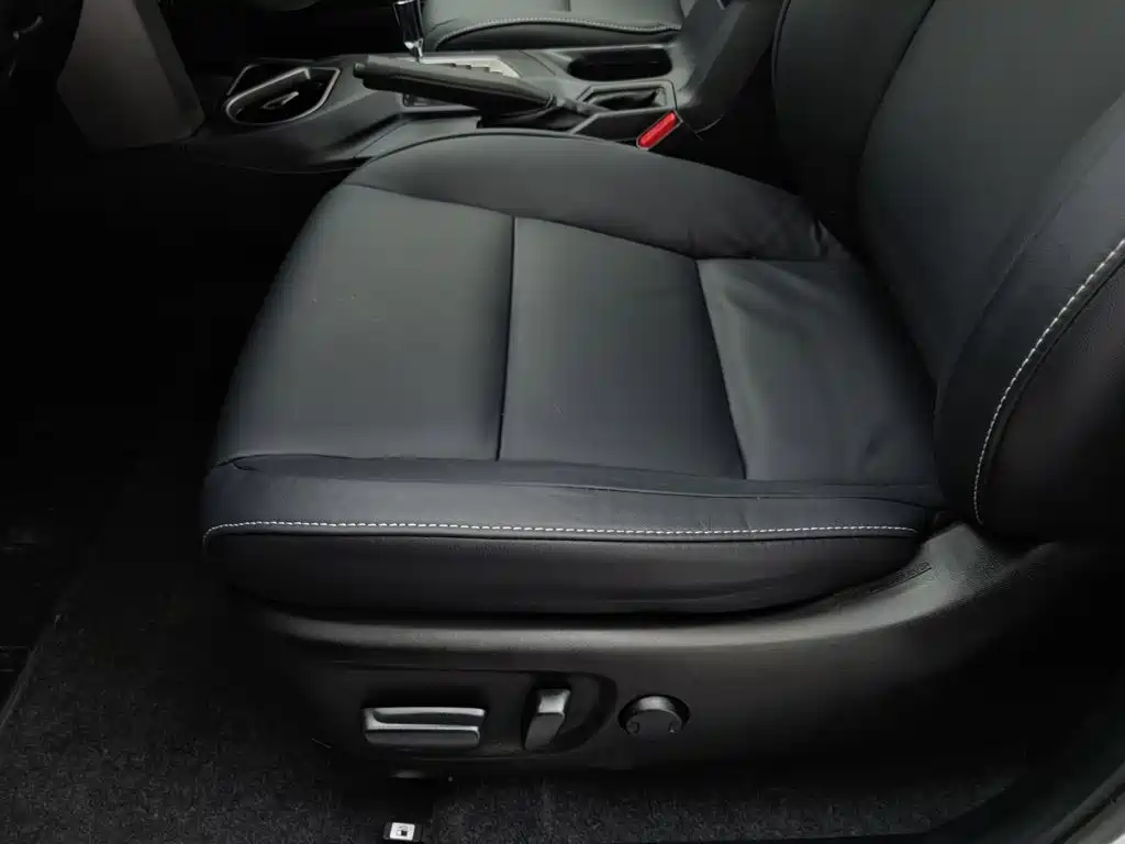 Toyota RAV4 — миниатюра 20