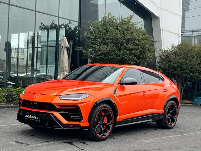 lamborghini urus