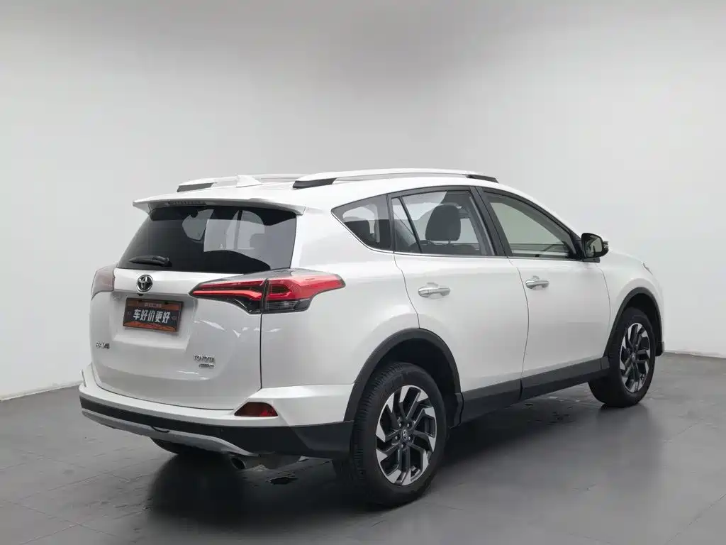 Toyota RAV4 — миниатюра 2