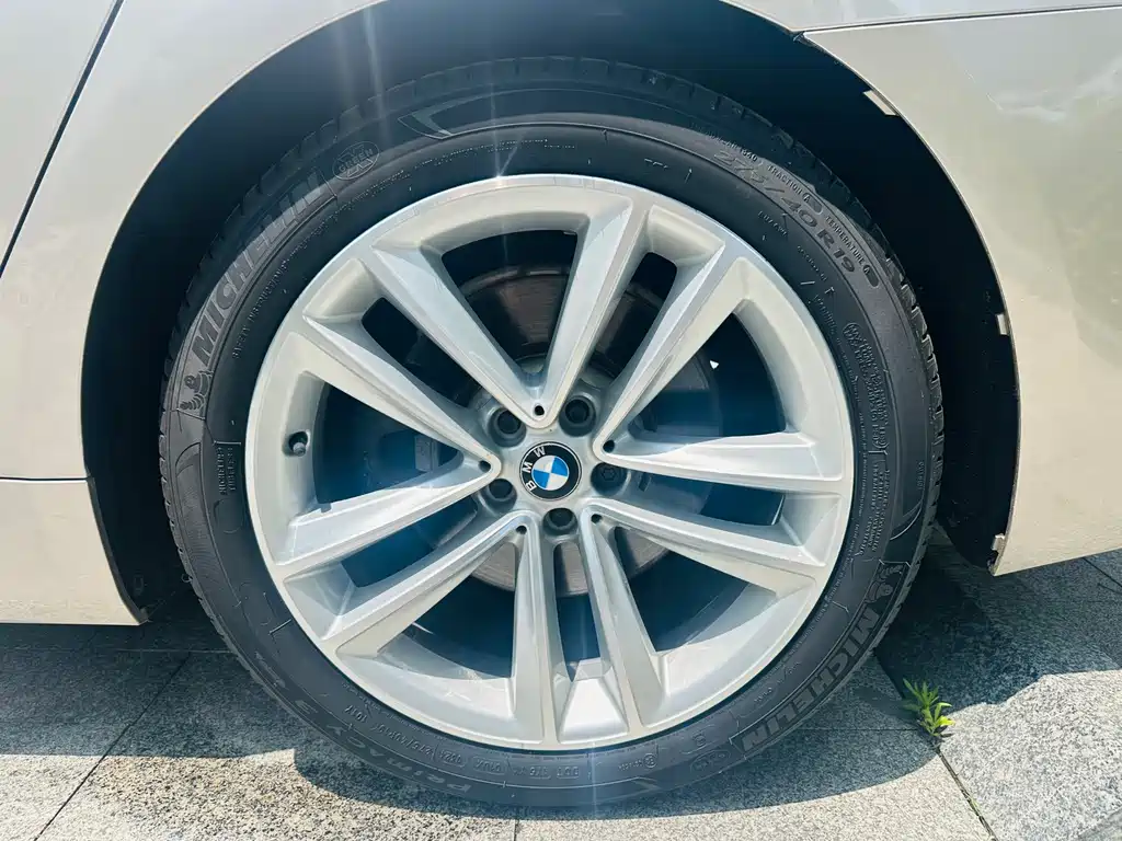 BMW 7 Series 7 2016 750Li xDrive мест