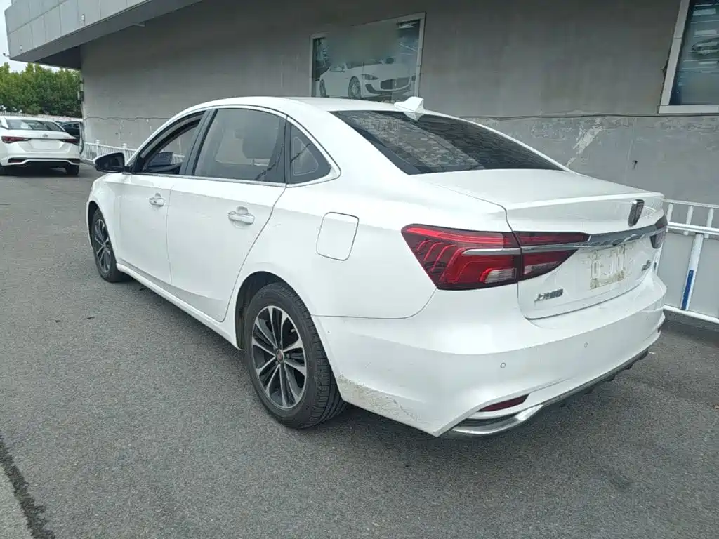 Roewe i6 New Energy — миниатюра 5