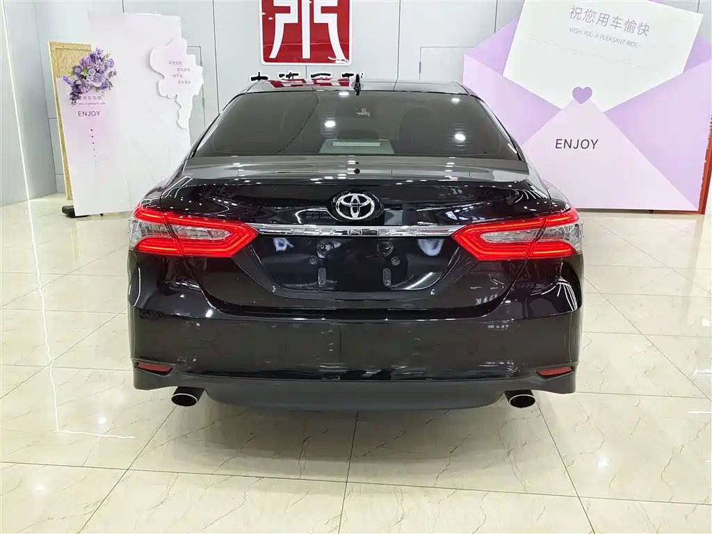 TOYOTA CAMRY