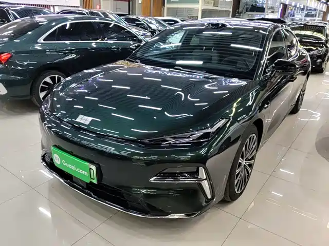 2025 Geely Galaxy Xingyao 8
