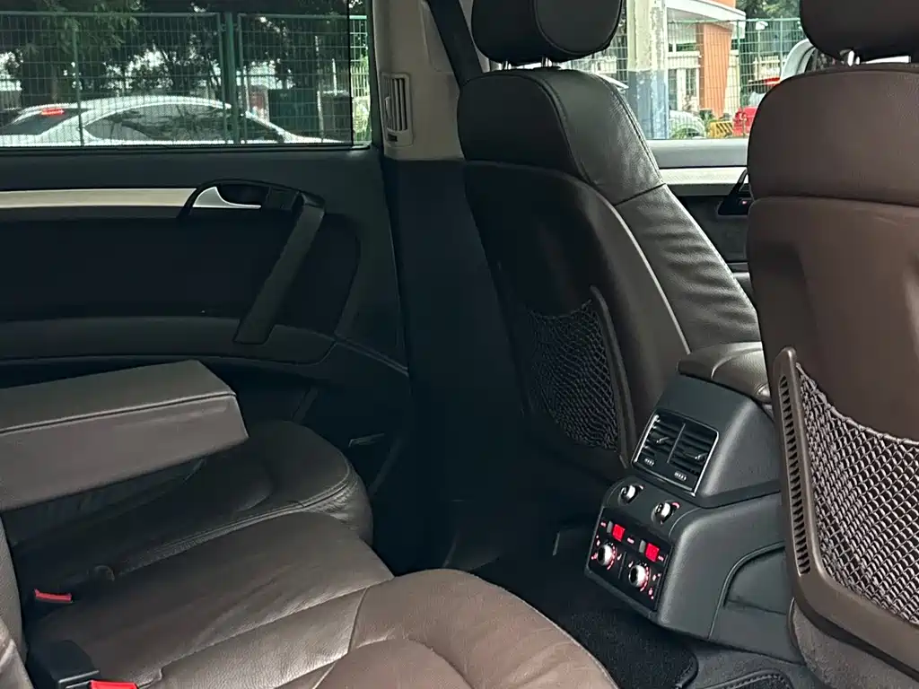Audi Q7 — миниатюра 11