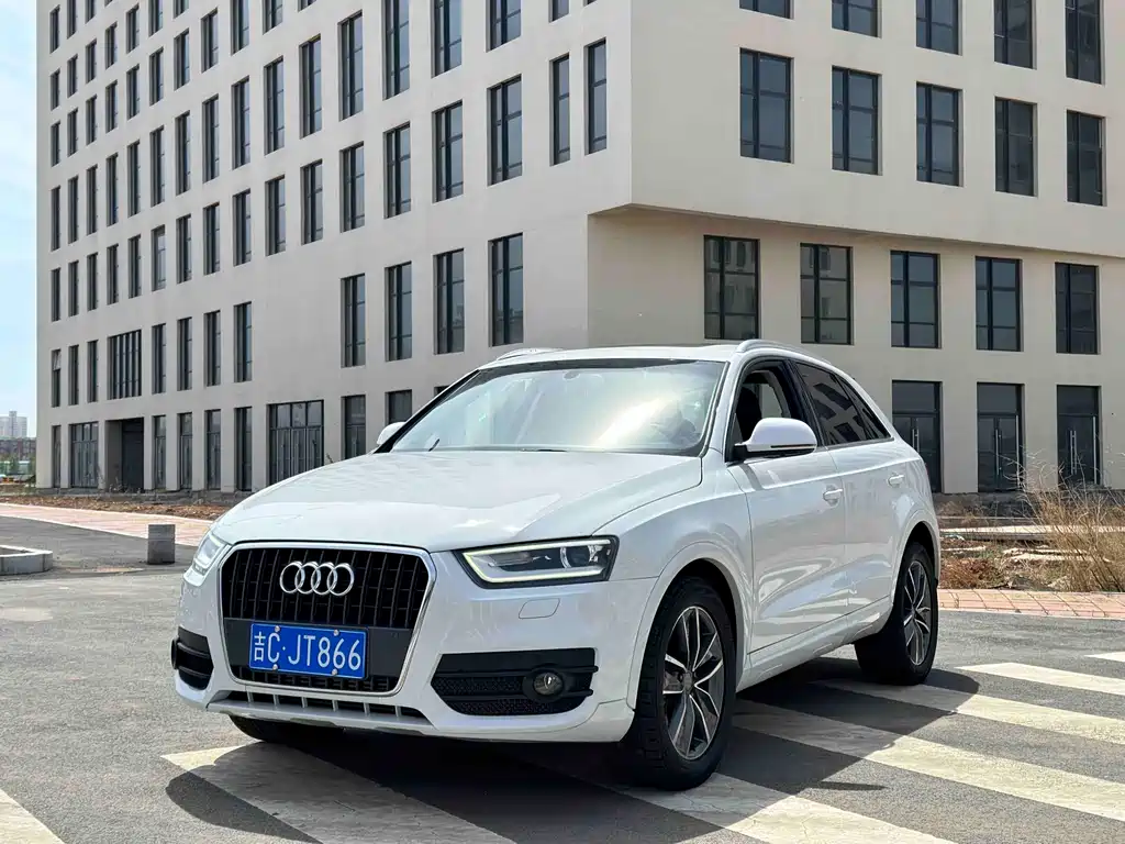 Купить Audi Q3