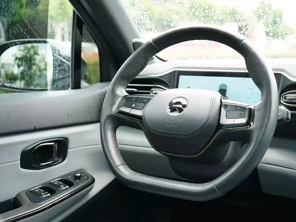 NIO ES8 2020 415KM мест